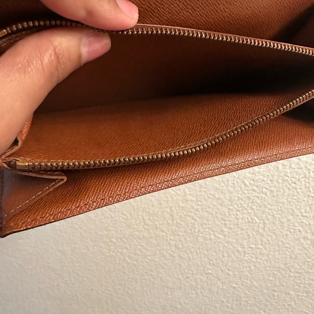 Louis Vuitton Monogram Wallet - Picture 10 of 10